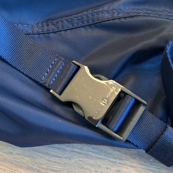 Lululemon Belt Bag - Picture 4 of 8